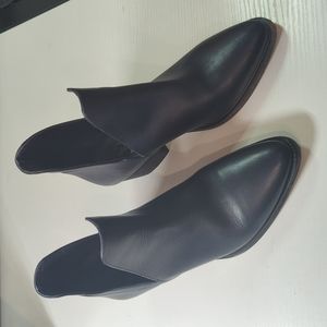 Free People - Charm Double V Ankle Boots - Black (Size 7)